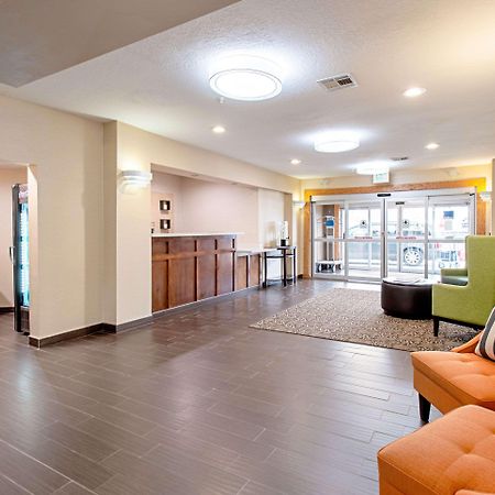 Comfort Inn & Suites And Suites Фредериксберг Экстерьер фото