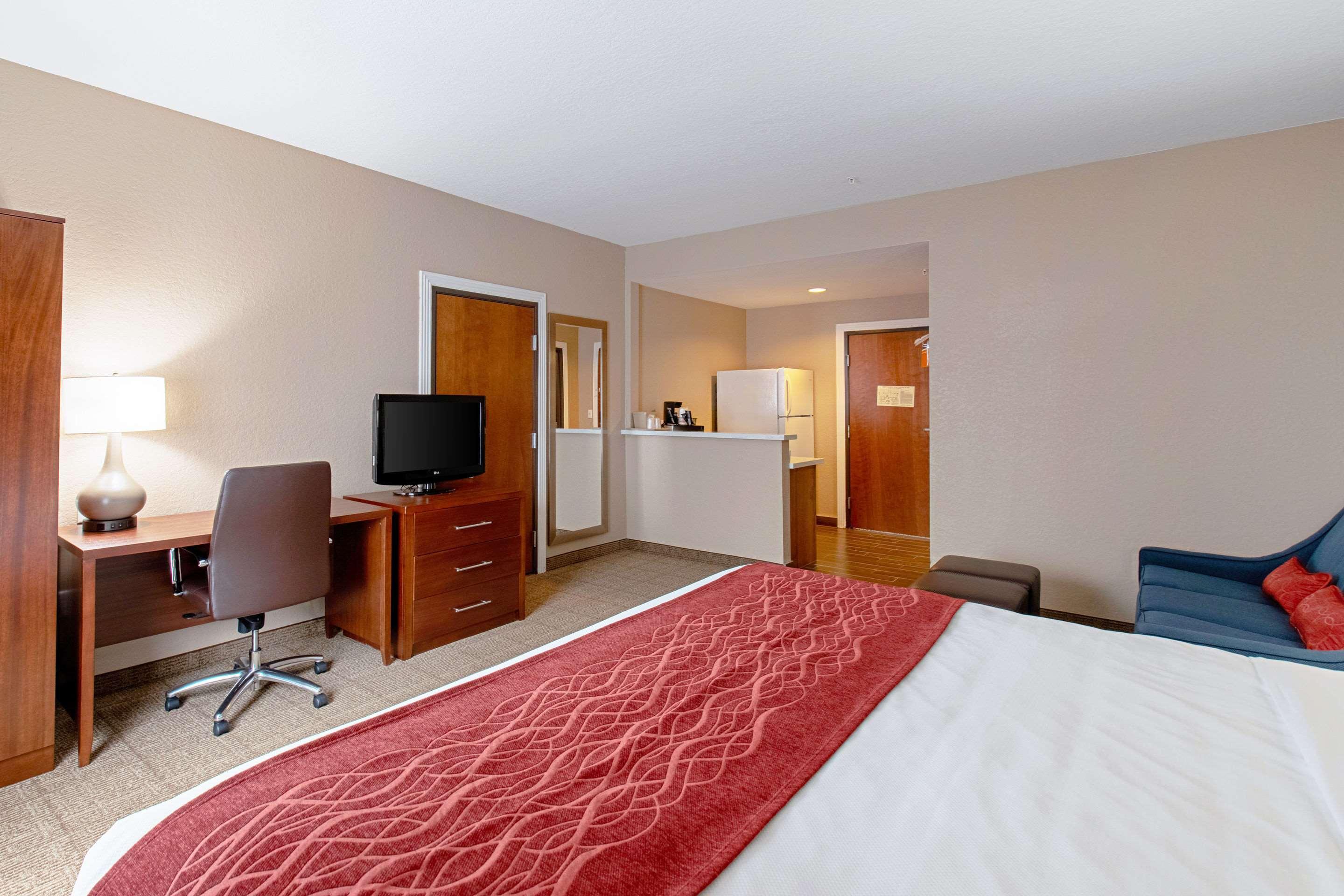 Comfort Inn & Suites And Suites Фредериксберг Экстерьер фото