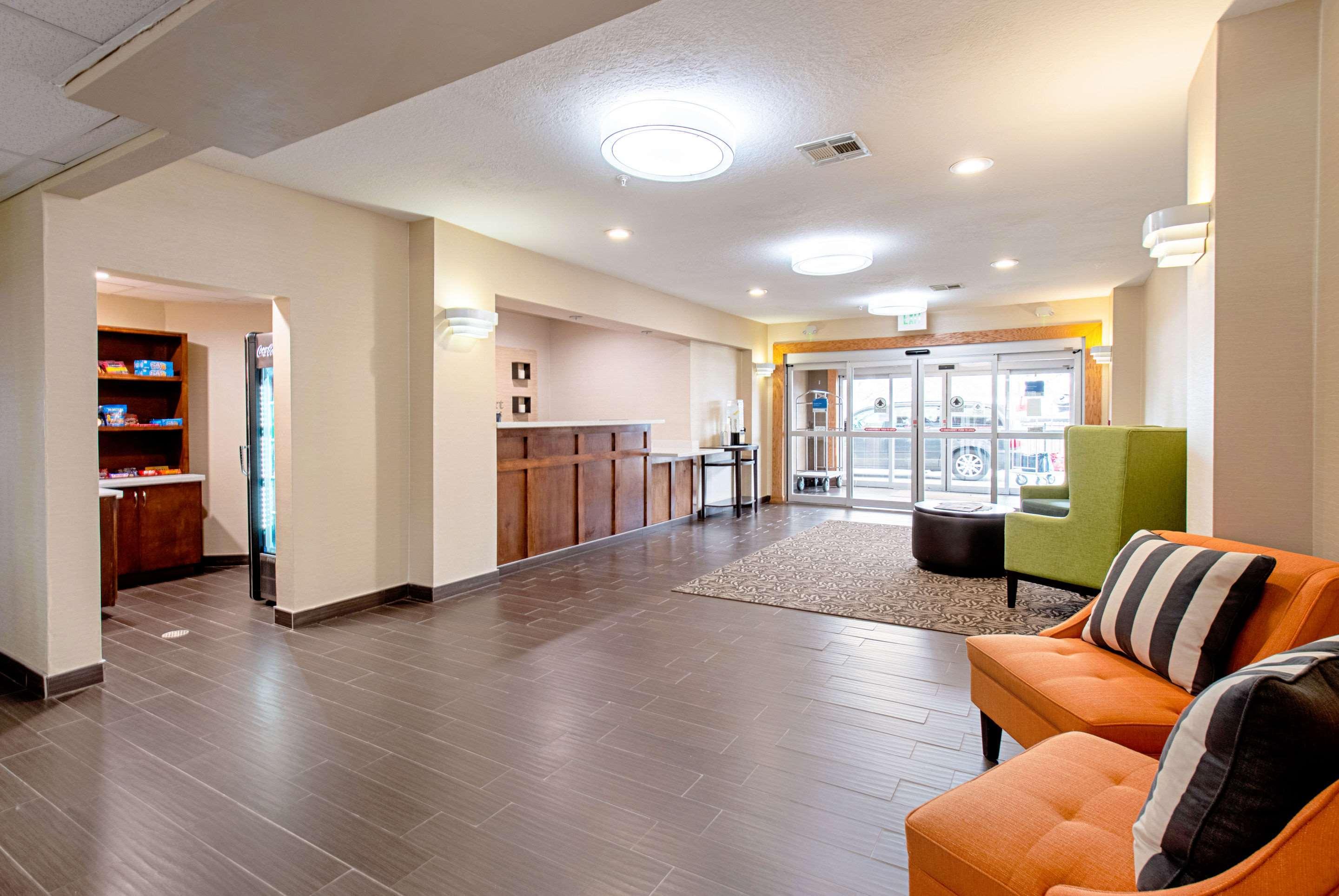 Comfort Inn & Suites And Suites Фредериксберг Экстерьер фото