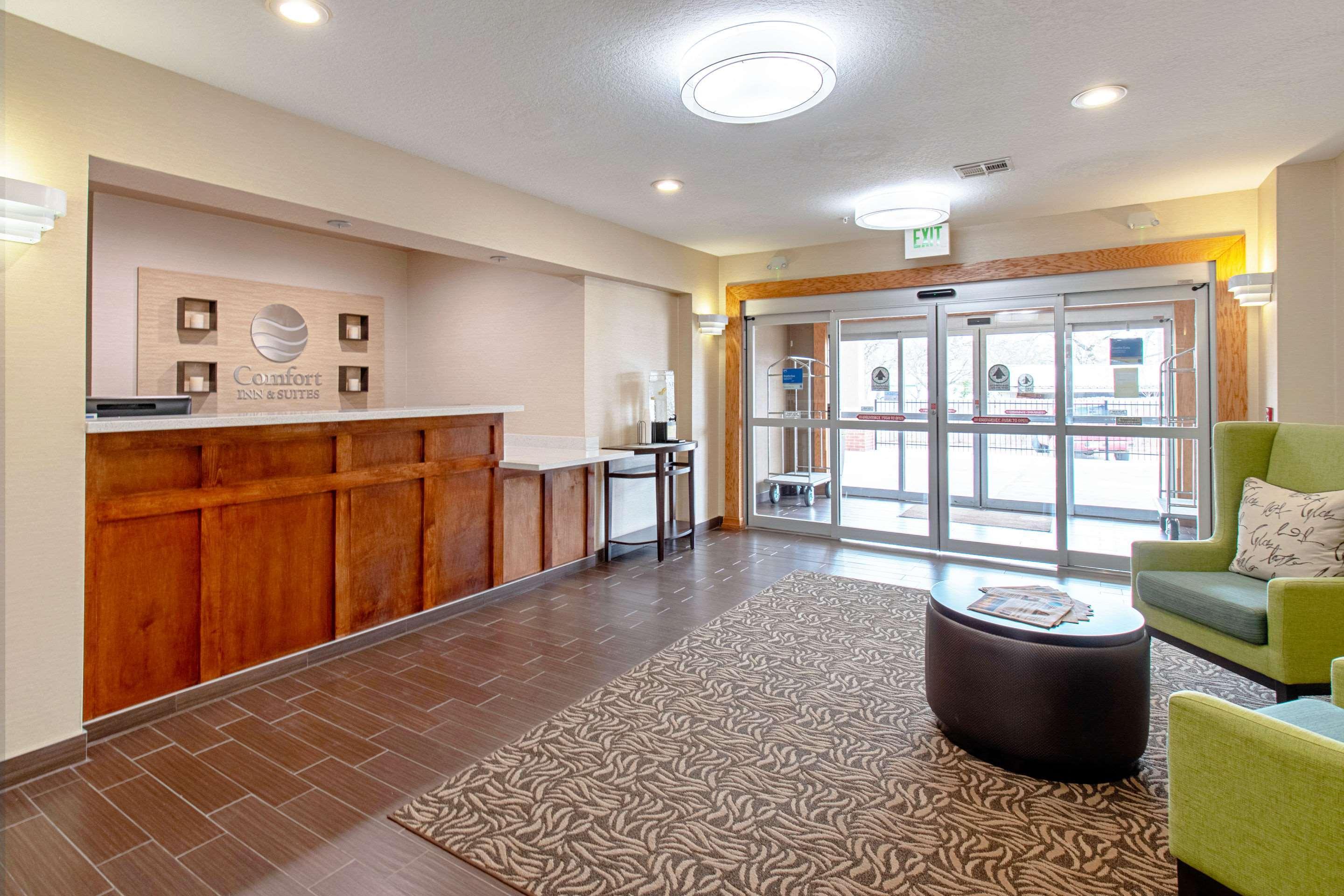 Comfort Inn & Suites And Suites Фредериксберг Экстерьер фото