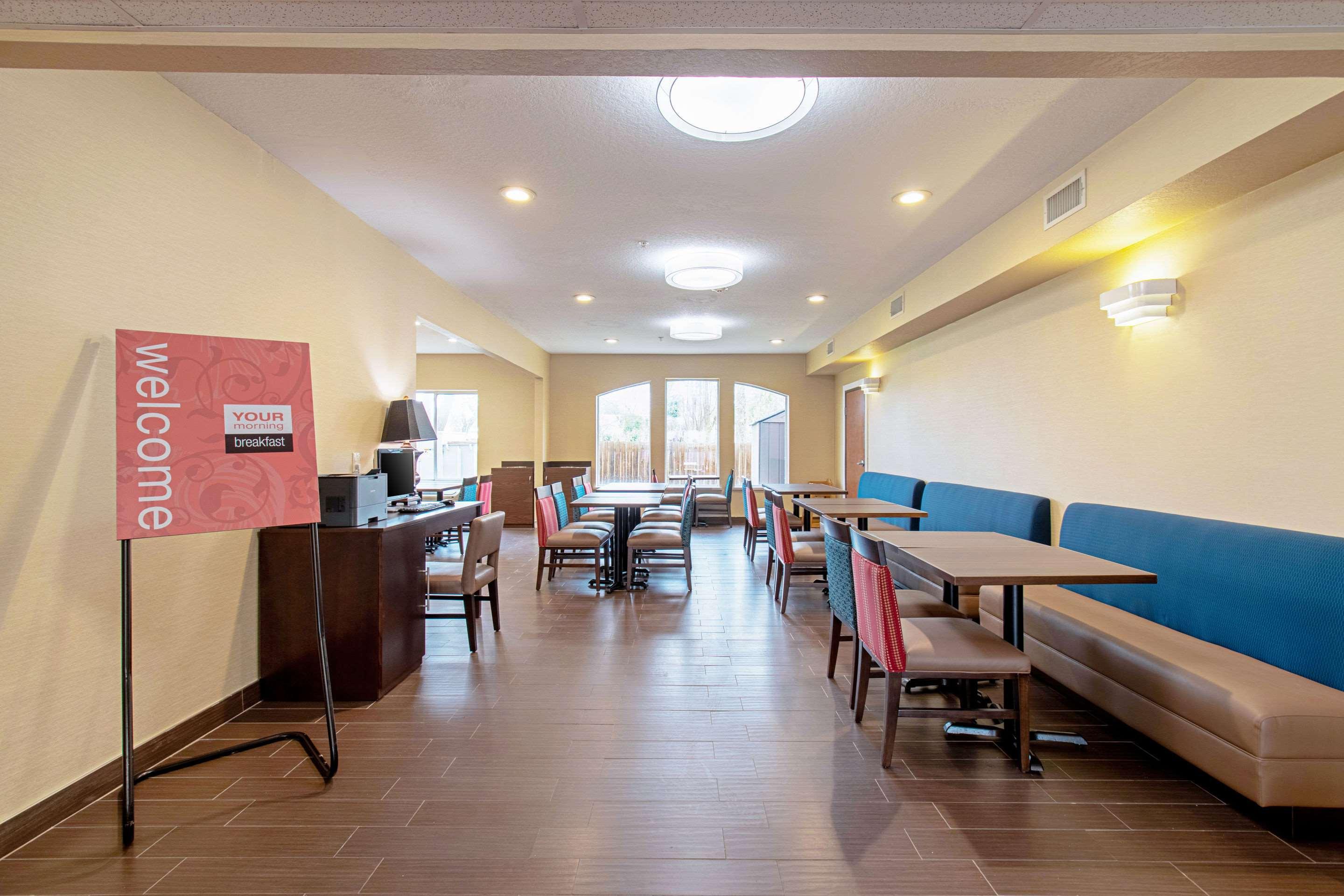 Comfort Inn & Suites And Suites Фредериксберг Экстерьер фото