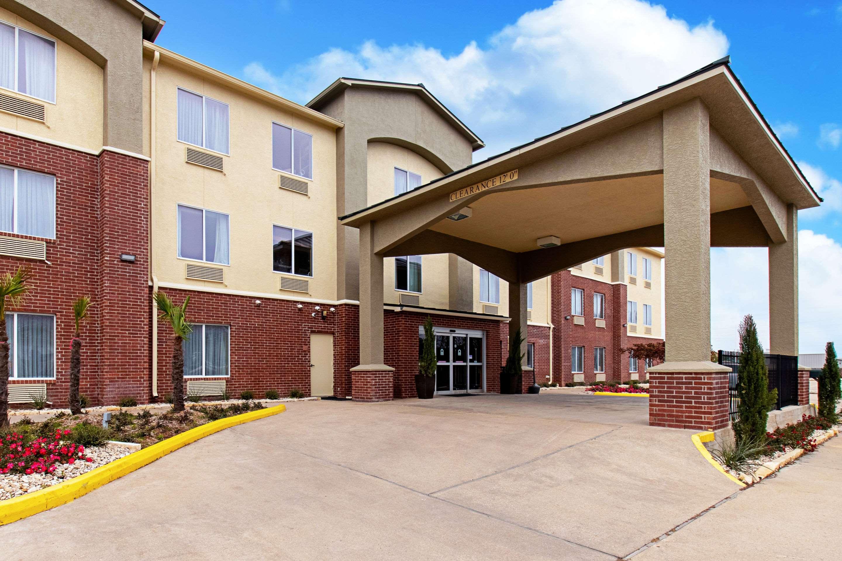Comfort Inn & Suites And Suites Фредериксберг Экстерьер фото